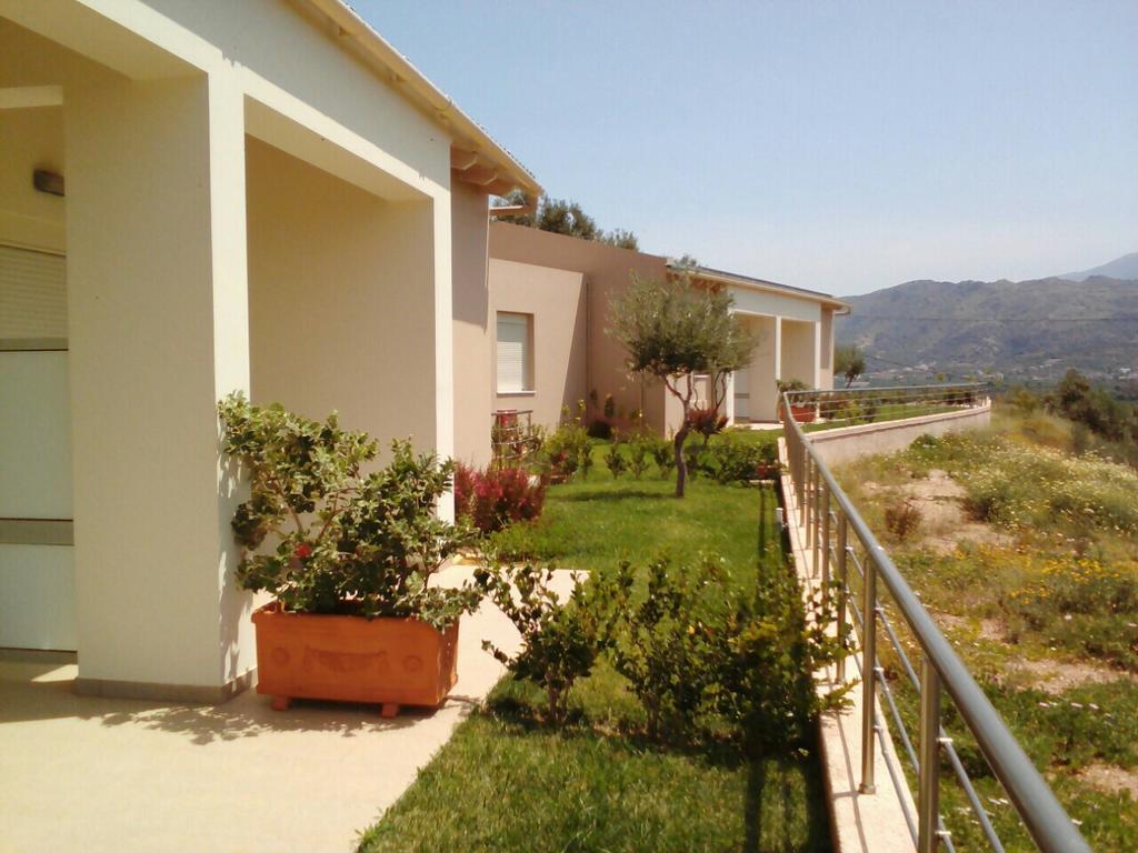 Aksos Suites Accessible Accommodation Αγιά Εξωτερικό φωτογραφία